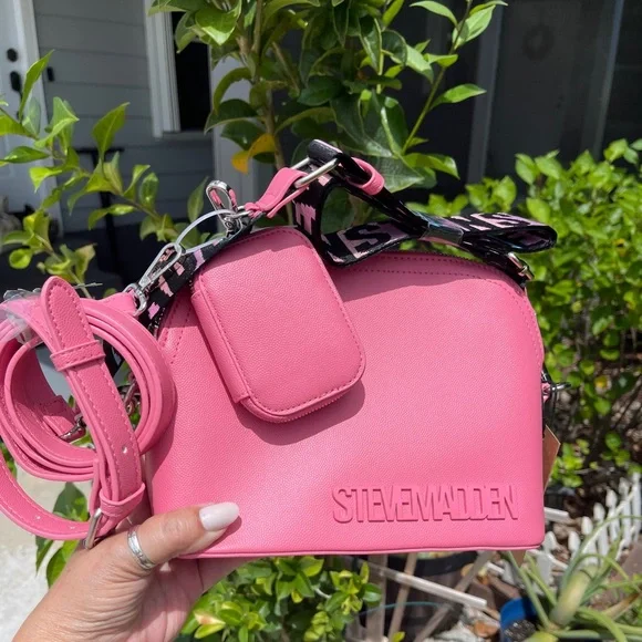 STEVE MADDEN BMAGEEE Crossbody Bag In Raspberry w/Air Pod Case - Picture 8 of 14